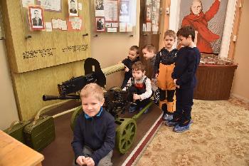 Очередная экскурсия для юных златоустовцев прошла в музее АО «Златмаш» 
