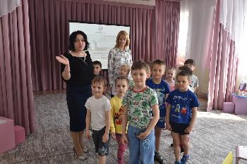 Представители АО "Златмаш" приняли участие в профориентационном уроке для дошкольников